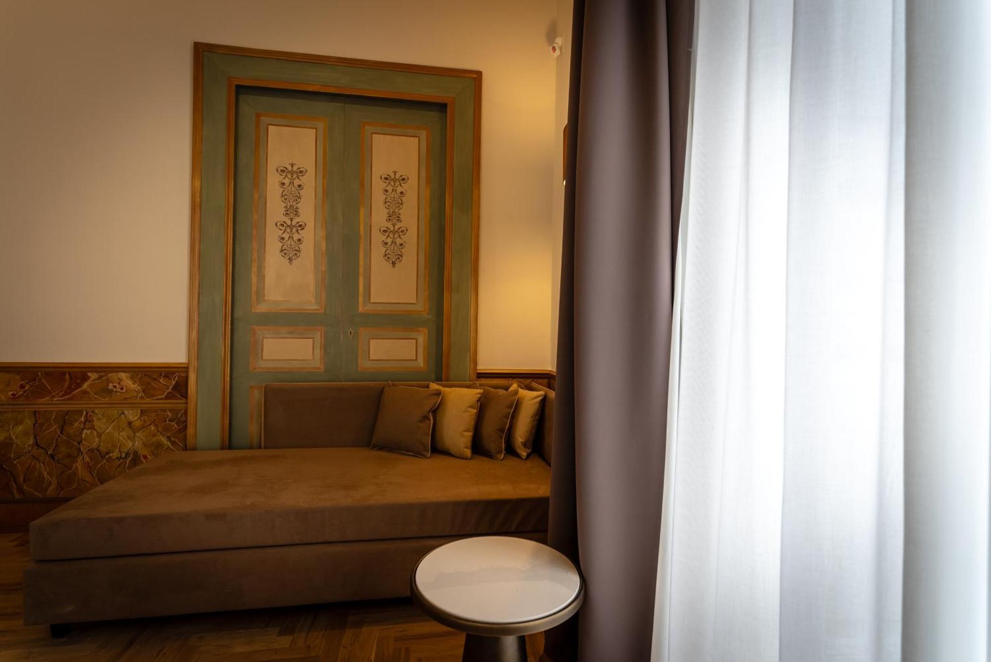 Antica Dimora Pessina Otel Napoli Dış mekan fotoğraf