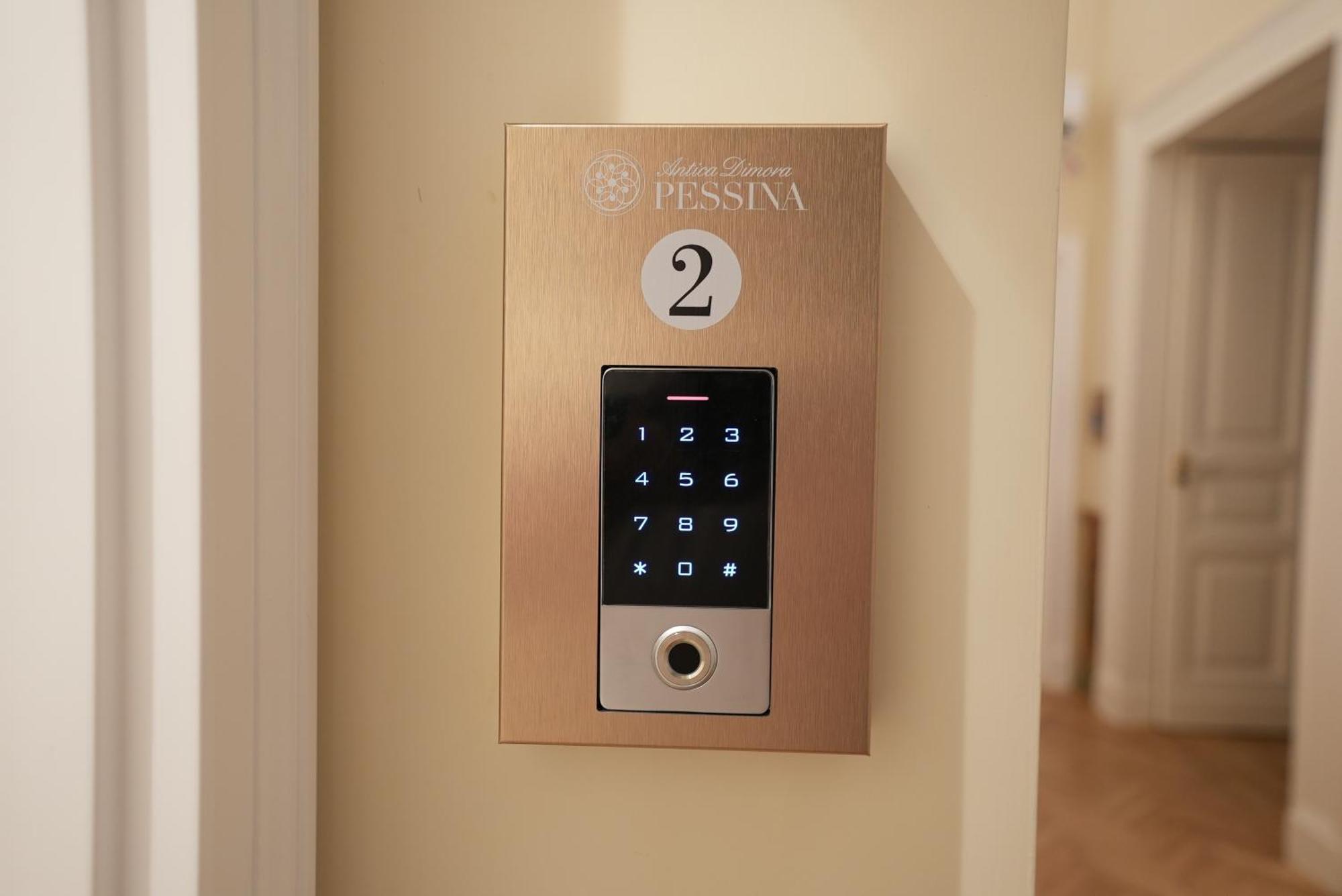 Antica Dimora Pessina Otel Napoli Dış mekan fotoğraf